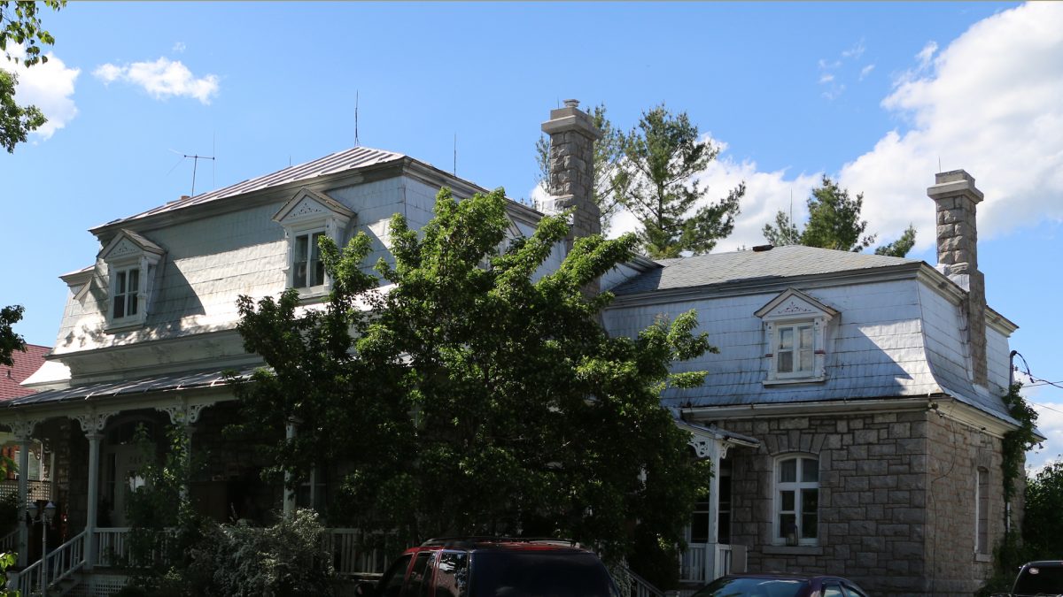 Presbytère de L'Ange-Gardien. Photo : Michel Riberdy