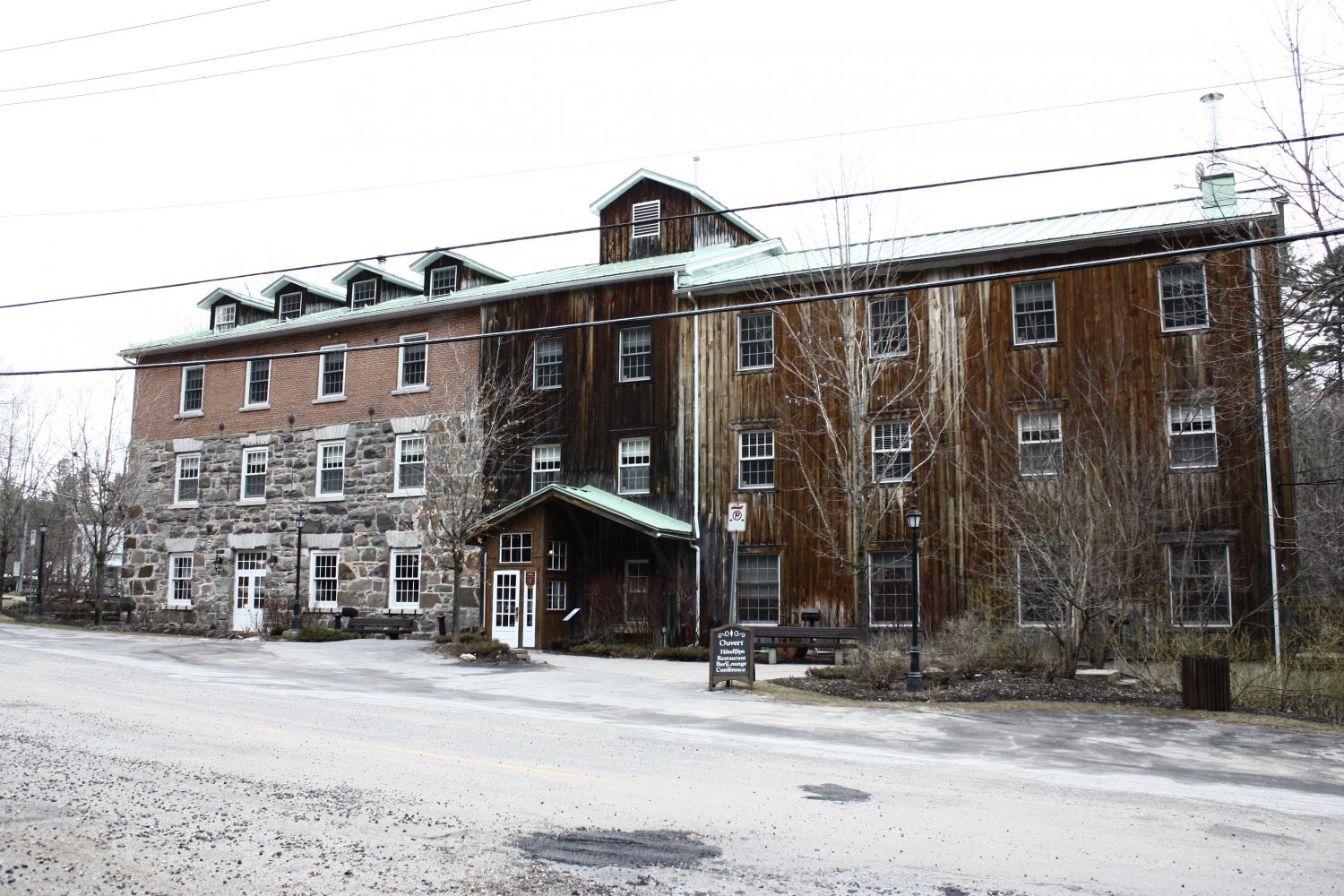 Ancien Moulin Maclaren ©CRÉO/MCC, 2016. Source : CLD des Collines-de-l'Outaouais