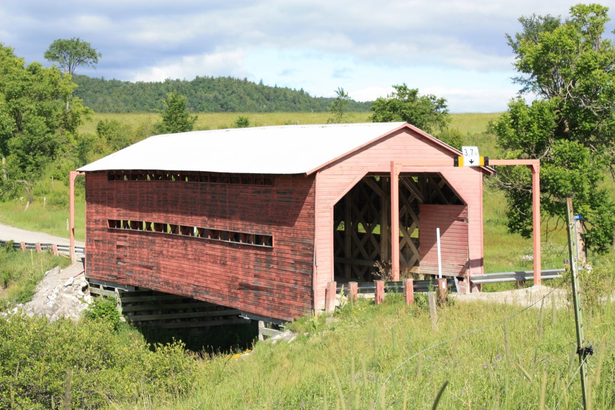 Pont couvert du Ruisseau-Meech